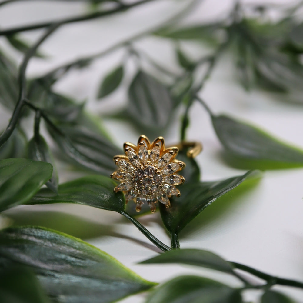 Anxiety Ring (Draairing Zonnebloem) Goud kleurig Sfeerbeeld