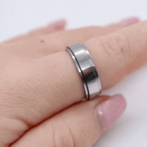 Anxiety Ring (Graveerbaar) Zilver in beweging