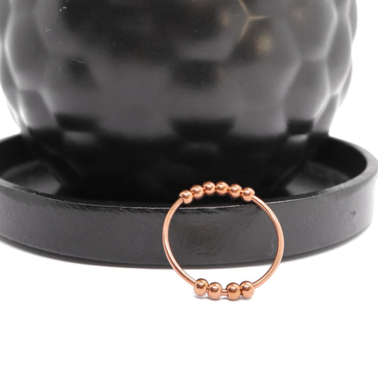 Anxiety Ring rosé goud kleurig (RVS) Sfeerbeeld
