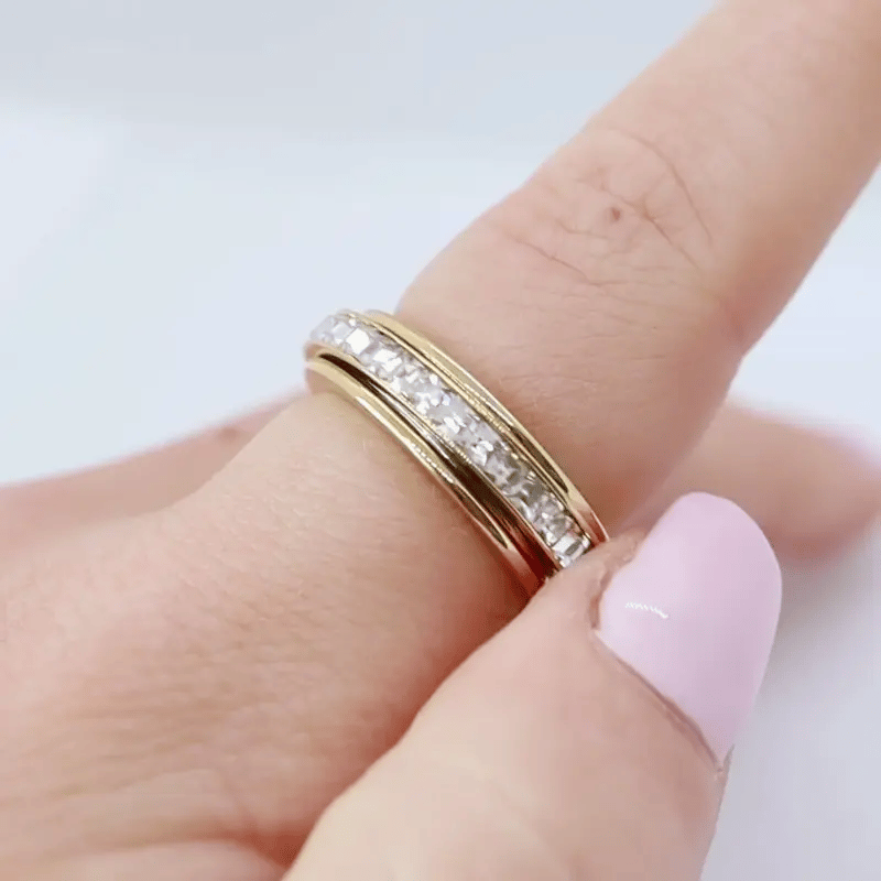 Anxiety Ring (Steentjes) Goud in beweging