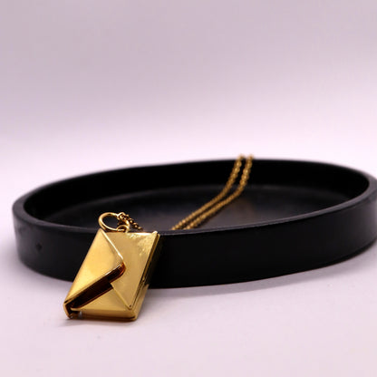 Unieke gepersonaliseerde ketting met envelop Goud Sfeerbeeld